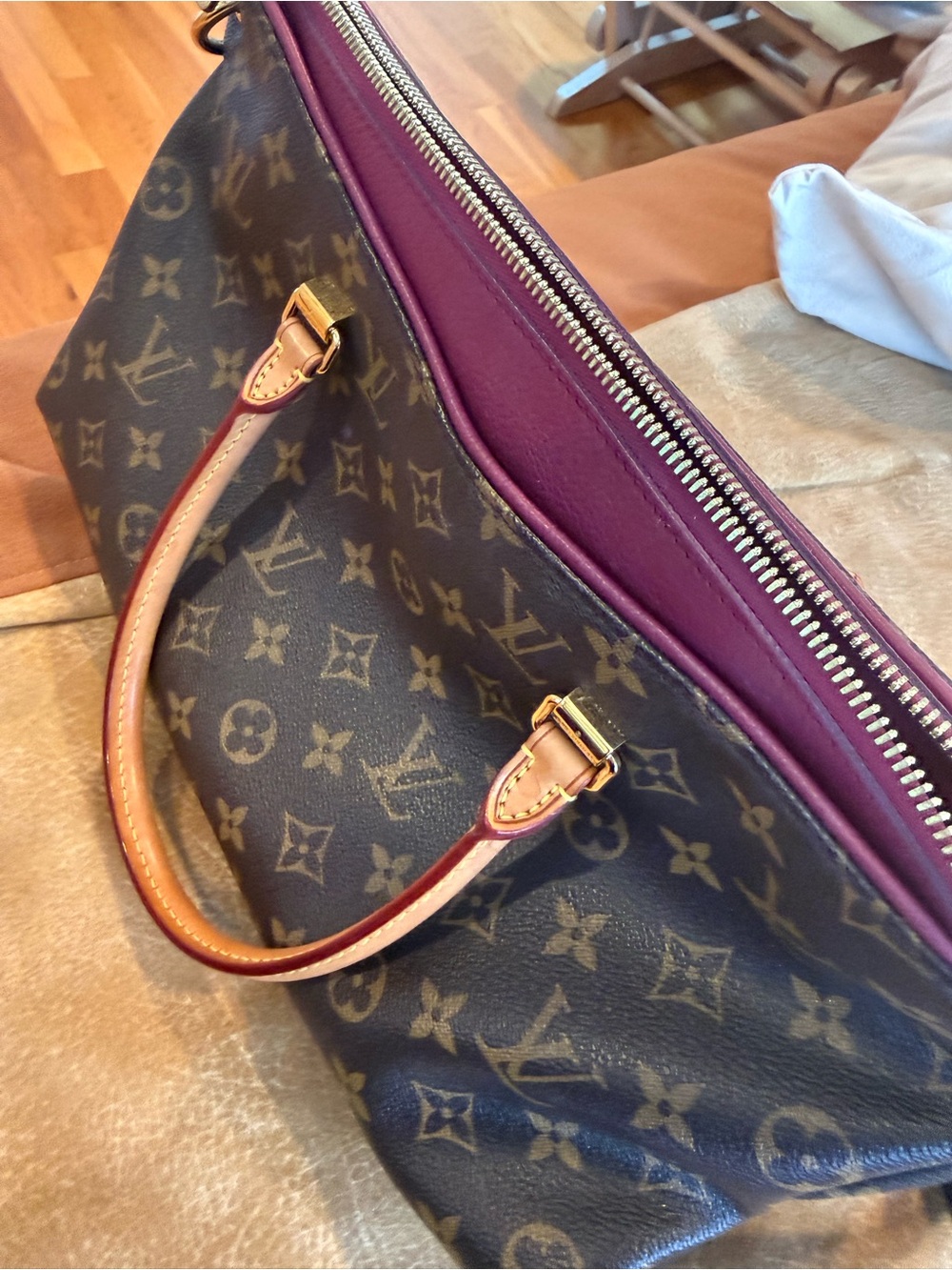 100% Authentic Louis Vuitton Monogram Pallas Aurore - Picture 4 of 6